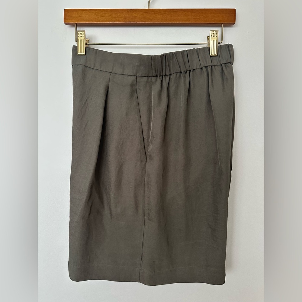 Theory Pull-On Silk-Like Shorts | Olive Green | Size Small | 6” Inseam